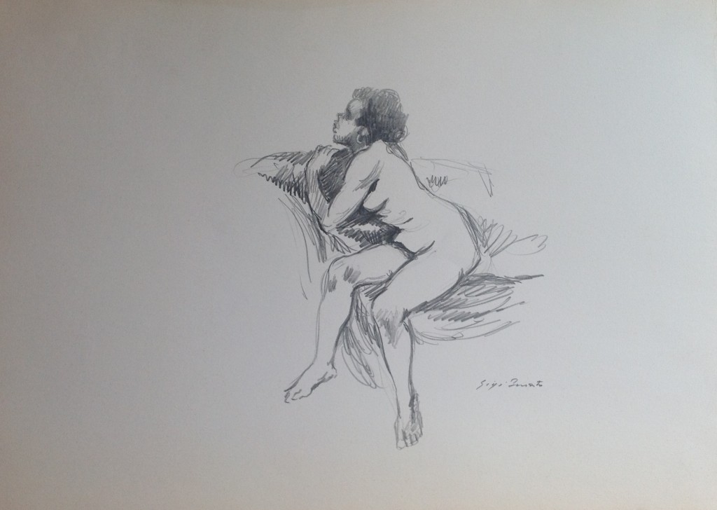 Ammirazione, donna nuda seduta che osserva di profilo, di Gigi Busato. Disegno a matita su carta bianco e nero collezione di famiglia