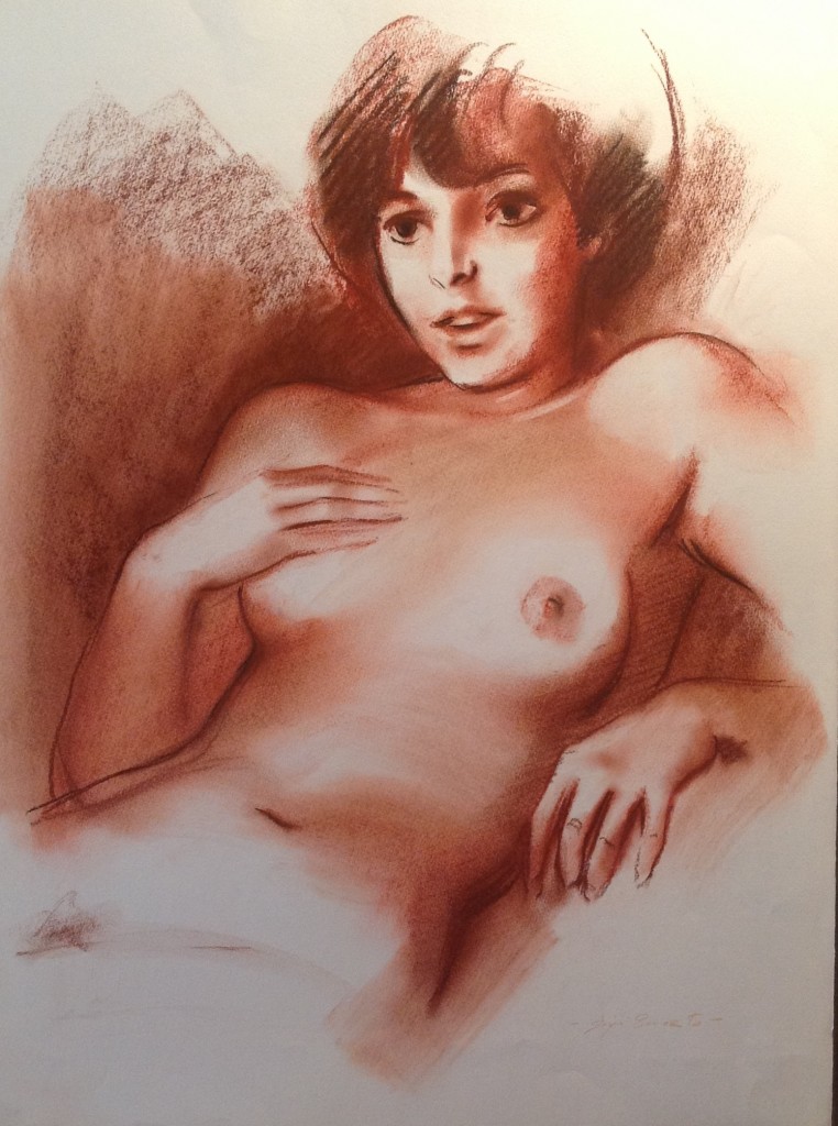 Il tocco, donna nuda distesa che delicatamente sfiora il suo seno, di Gigi Busato . Disegno sanguigna/seppia su carta, collezione di famiglia